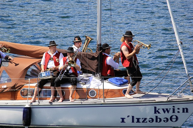 持續拉高市 持續拉高市